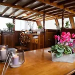 Il Caicco Hotel na wodzie