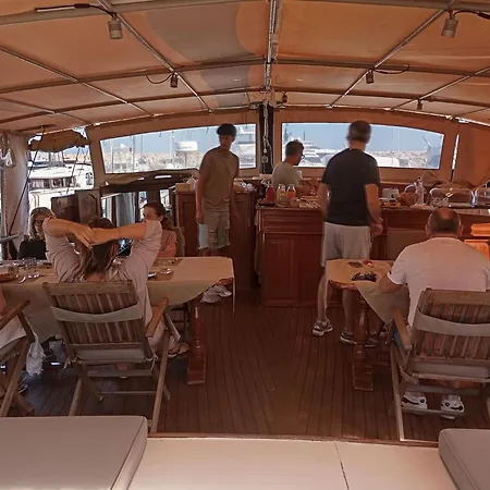 Botel Il Caicco Rodi Garganico